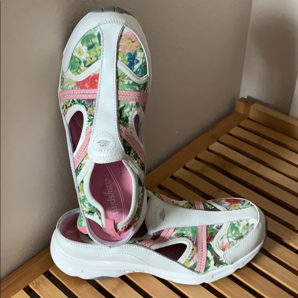 COPY - EasySpirit Leather Floral Sneakers